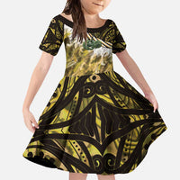 Yellow Traditional Cloak Aotearoa Family Matching Off Shoulder Maxi Dress and Hawaiian Shirt Maori Paua Shell Korowai Pattern