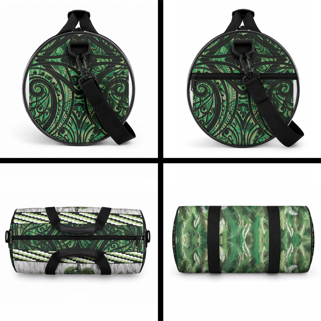 Green Traditional Cloak Aotearoa Duffle Bag Maori Paua Shell Korowai Pattern LT14 - Polynesian Pride
