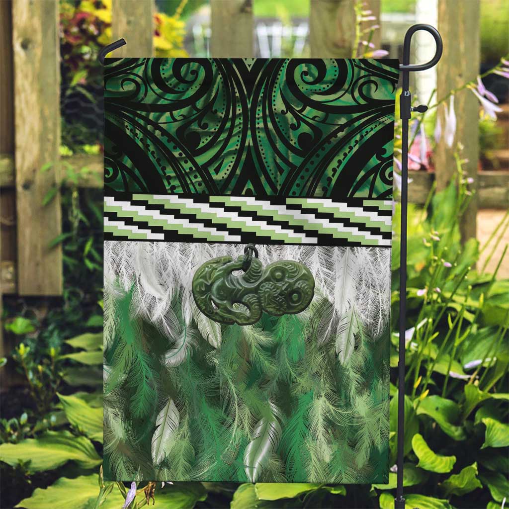 Green Traditional Cloak Aotearoa Garden Flag Maori Paua Shell Korowai Pattern