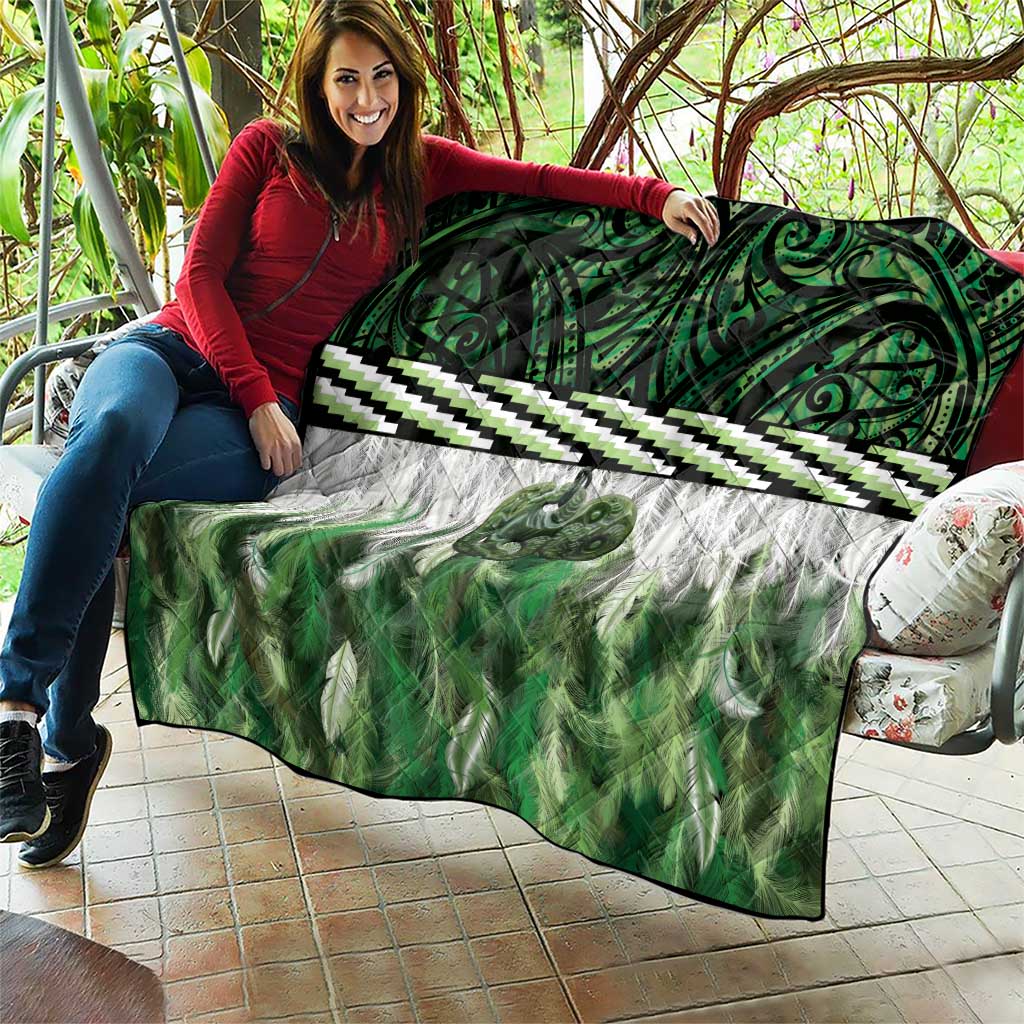 Green Traditional Cloak Aotearoa Quilt Maori Paua Shell Korowai Pattern