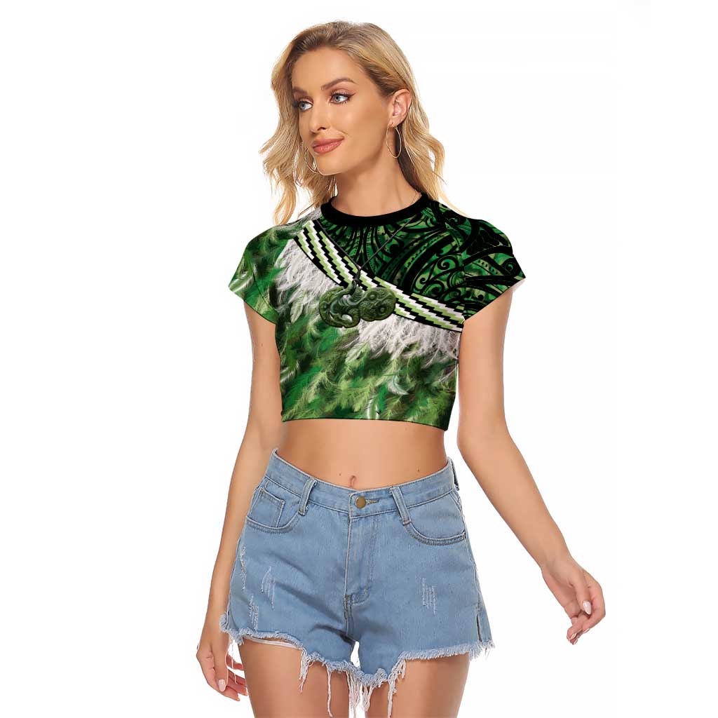 Green Traditional Cloak Aotearoa Raglan Cropped T Shirt Maori Paua Shell Korowai Pattern