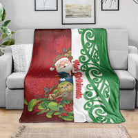 Meri Kirihimete New Zealand Blanket Cute Santa NZ Animals and Pohutukawa