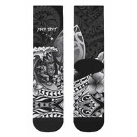 Hawaii Surfing Personalized Crew Socks Born To Surf Tiki Hawaiian Pattern LT14 - Polynesian Pride