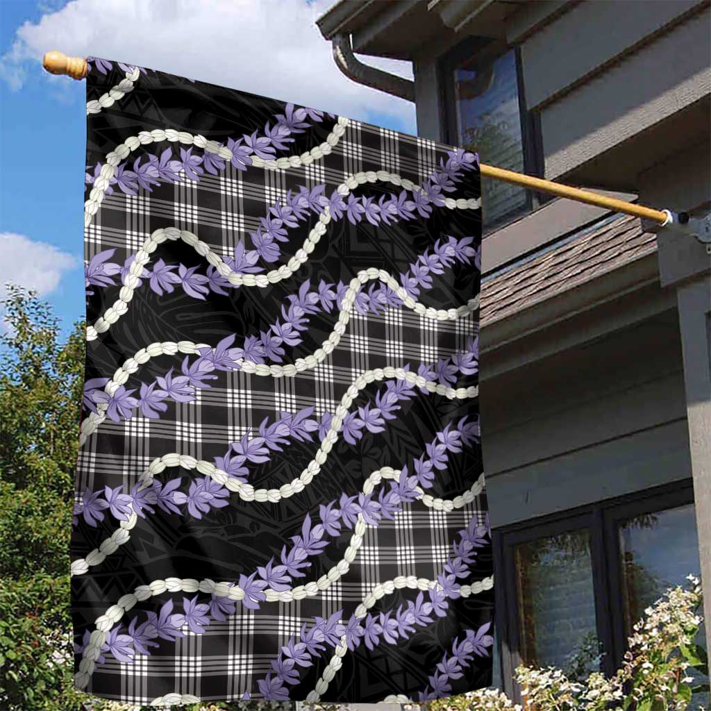 Black Hawaii Palaka Honohono Pikake Garden Flag Hawaiian Orchid Lei Polynesian Pattern - Polynesian Pride