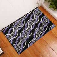 Black Hawaii Palaka Honohono Pikake Rubber Doormat Hawaiian Orchid Lei Polynesian Pattern - Polynesian Pride