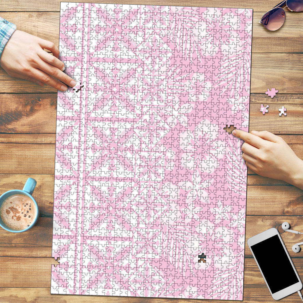 Pastel Pink Kahili Quilt Hawaii Puzzle Tropical Flower Seamless Half Style