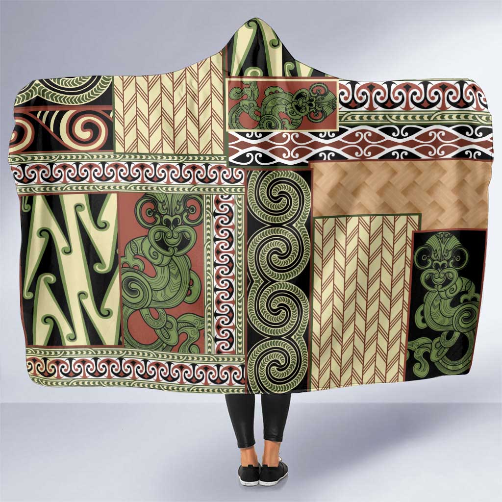 Beige Aotearoa Kowhaiwhai Pattern Hooded Blanket NZ Maori Quilt Style