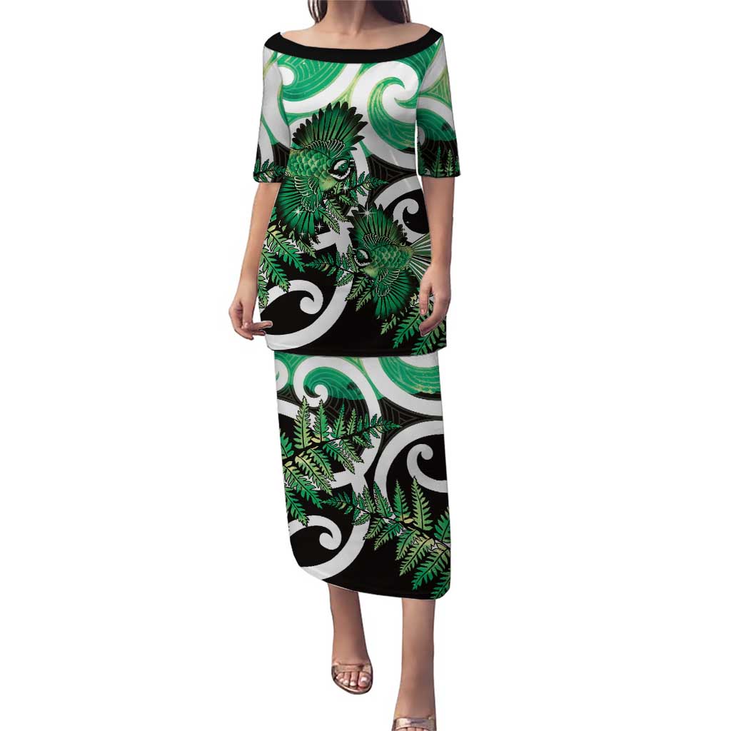 Piwakawaka New Zealand Matariki Family Matching Puletasi and Hawaiian Shirt Maori New Year Silver Fern Green Galaxy