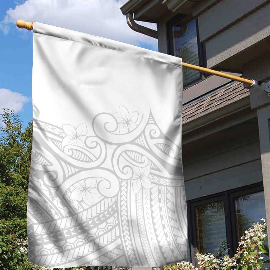 Polynesia White Sunday Garden Flag Plumeria Polynesian Tribal Grey Color - Polynesian Pride