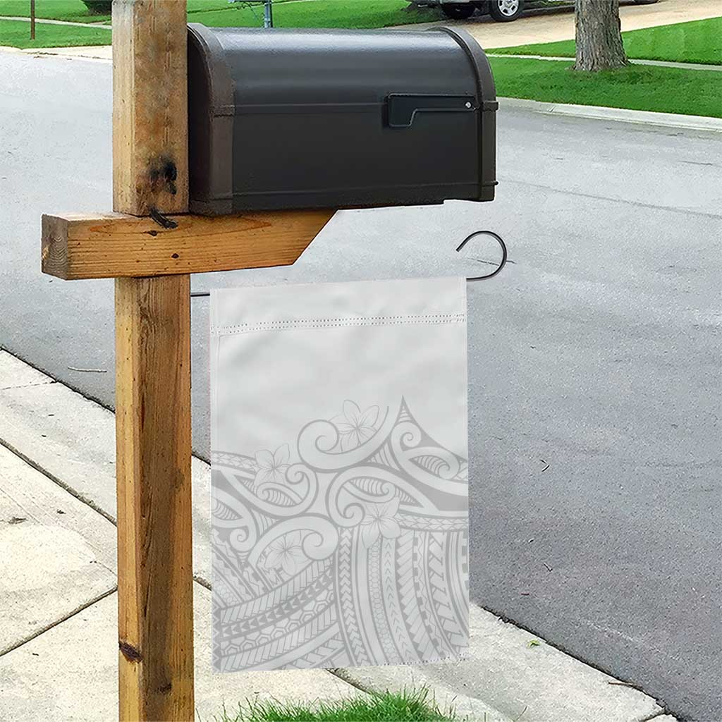 Polynesia White Sunday Garden Flag Plumeria Polynesian Tribal Grey Color - Polynesian Pride