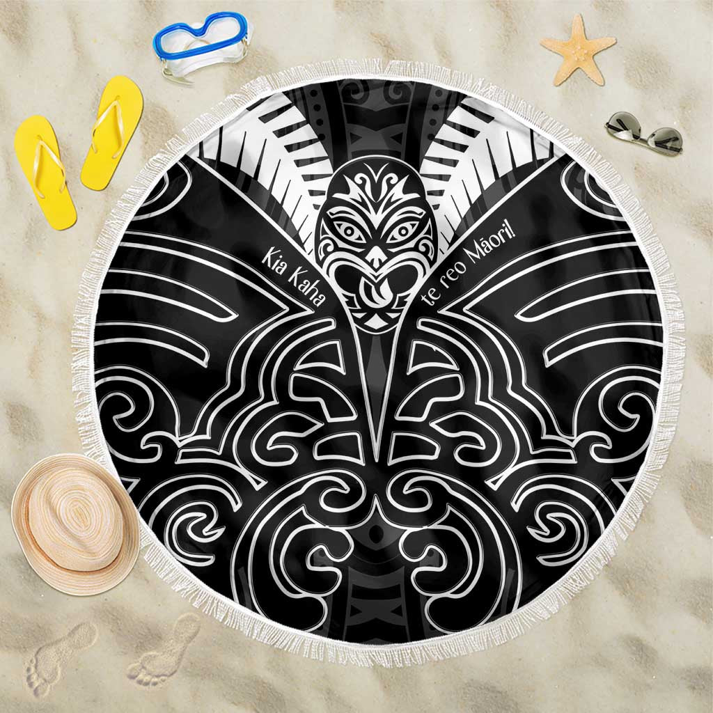 Kia Kaha Te Reo Maori Beach Blanket Aotearoa Hei Tiki With Hongi LT14 One Size 150cm Black - Polynesian Pride