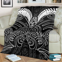 Kia Kaha Te Reo Maori Blanket Aotearoa Hei Tiki With Hongi LT14 - Polynesian Pride