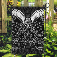 Kia Kaha Te Reo Maori Garden Flag Aotearoa Hei Tiki With Hongi LT14 Garden Flag Black - Polynesian Pride