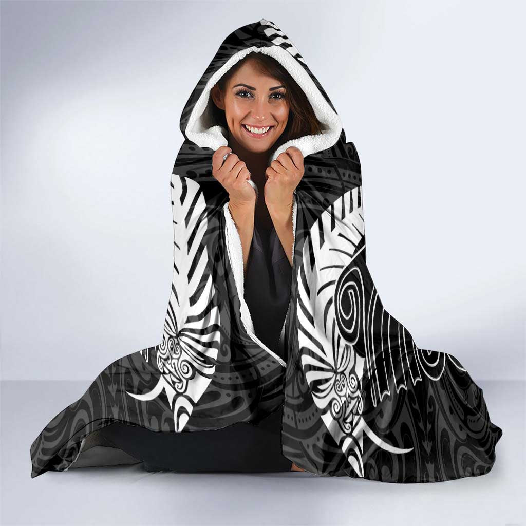 Kia Kaha Te Reo Maori Hooded Blanket Aotearoa Hei Tiki With Hongi LT14 - Polynesian Pride