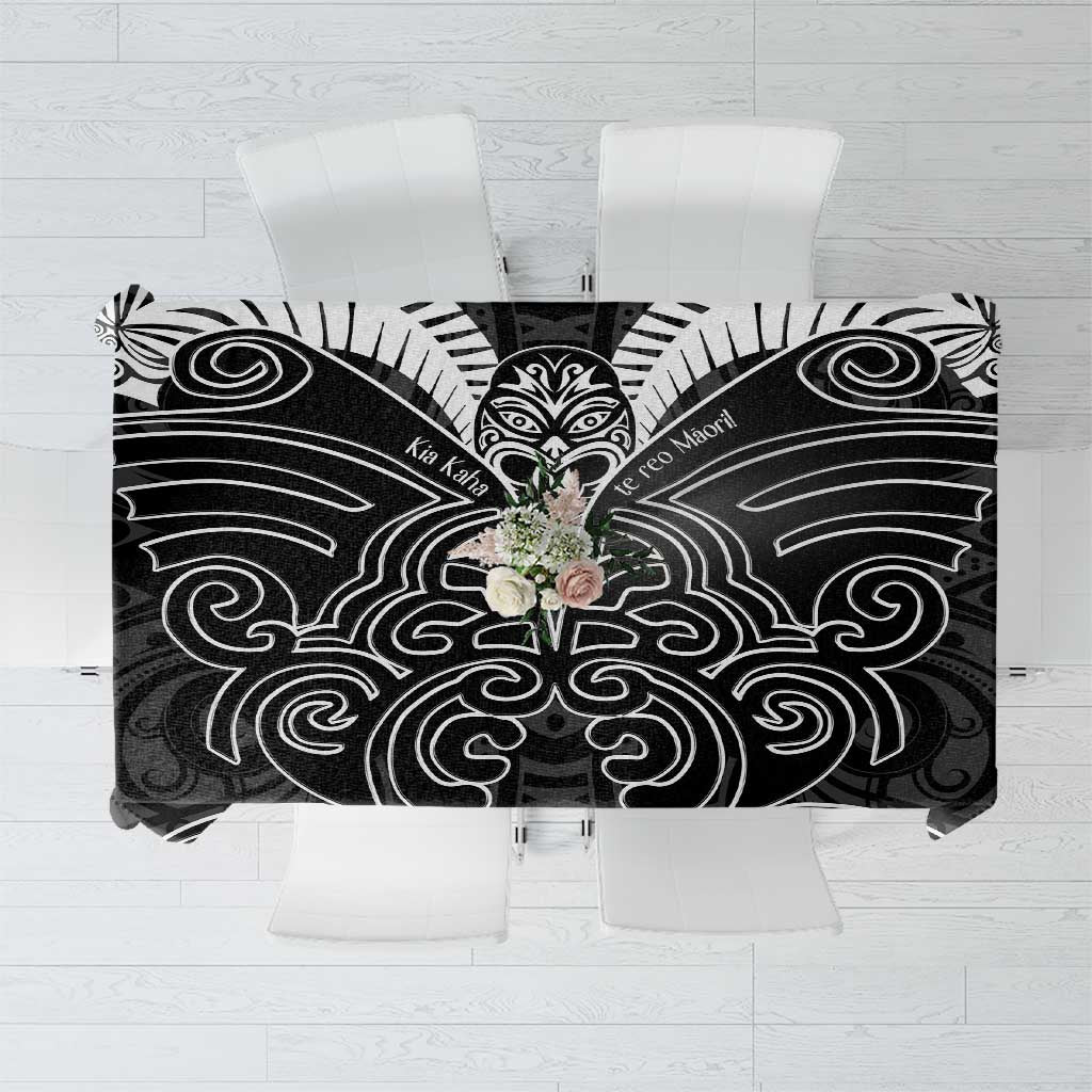 Kia Kaha Te Reo Maori Tablecloth Aotearoa Hei Tiki With Hongi LT14 Black - Polynesian Pride