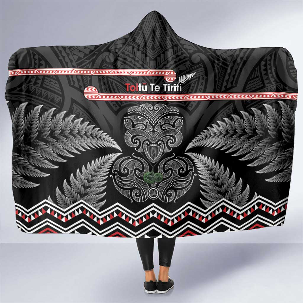 Aotearoa Toitu Te Tiriti Hooded Blanket Stand Together! Stand Stronger! - NZ Tiki LT14 One Size Black - Polynesian Pride