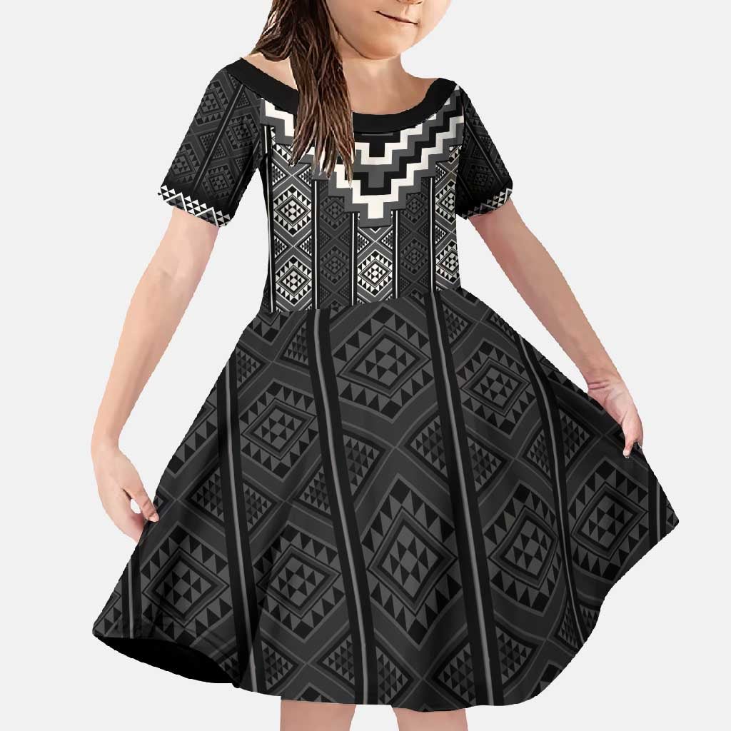 Black Taniko Aotearoa Family Matching Off Shoulder Maxi Dress and Hawaiian Shirt Niho Taniwha Mix Poutama LT14 Daughter's Dress Black - Polynesian Pride