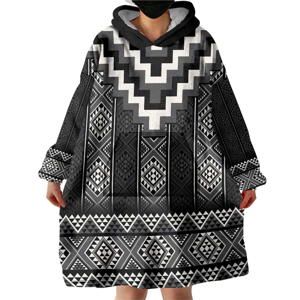 Black Taniko Aotearoa Wearable Blanket Hoodie Niho Taniwha Mix Poutama LT14 - Polynesian Pride