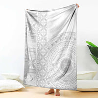 Niue White Sunday Blanket Half Hiapo Pattern Vibes - Polynesian Pride