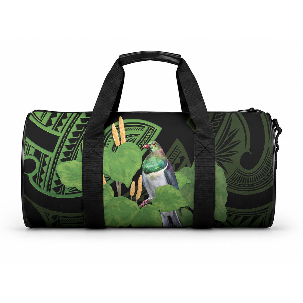 Kawakawa Rongoa Maori Kereru New Zealand Duffle Bag