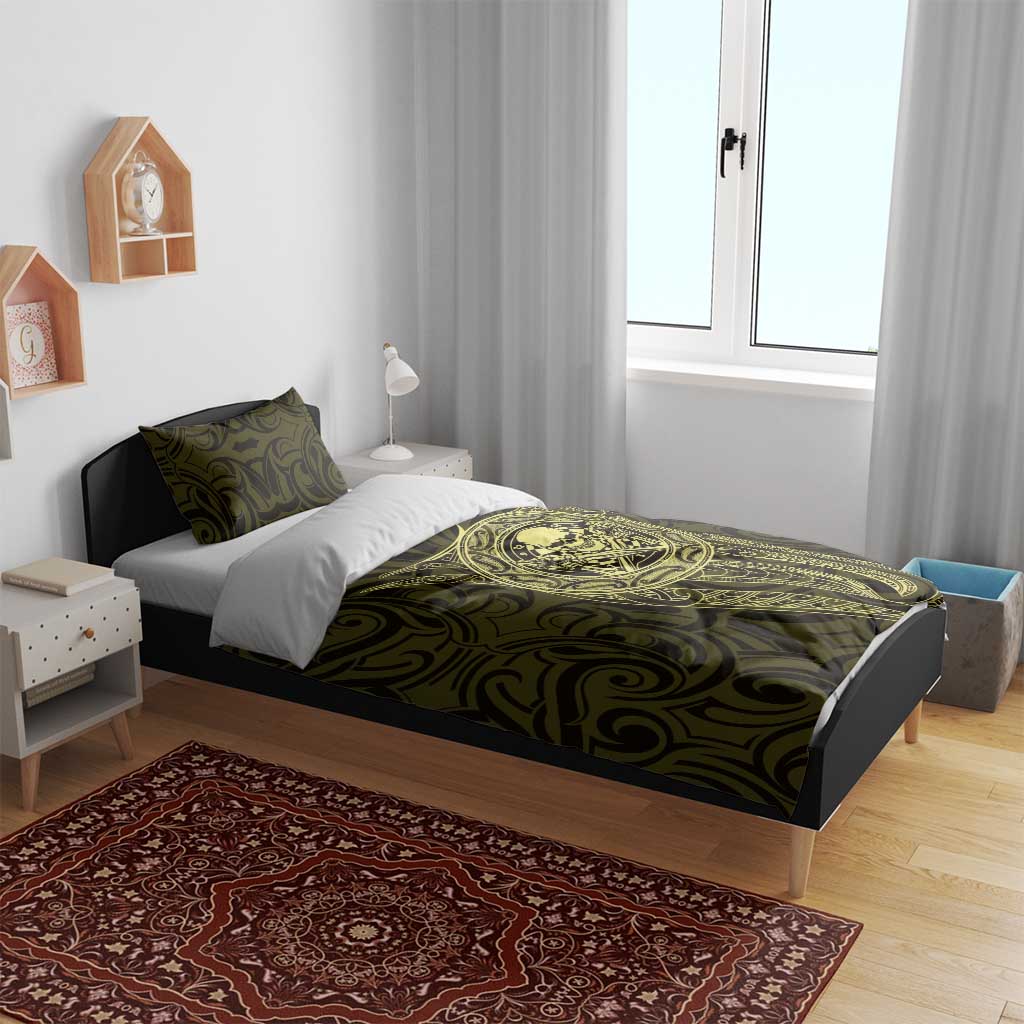 New Zealand Skull Darts Bedding Set Aotearoa Maori Chest Tattoo Stylized Gold - Polynesian Pride