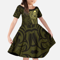 New Zealand Skull Darts Family Matching Off The Shoulder Long Sleeve Dress and Hawaiian Shirt Aotearoa Maori Chest Tattoo Stylized Gold - Polynesian Pride