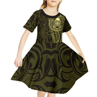 New Zealand Skull Darts Kid Short Sleeve Dress Aotearoa Maori Chest Tattoo Stylized Gold - Polynesian Pride