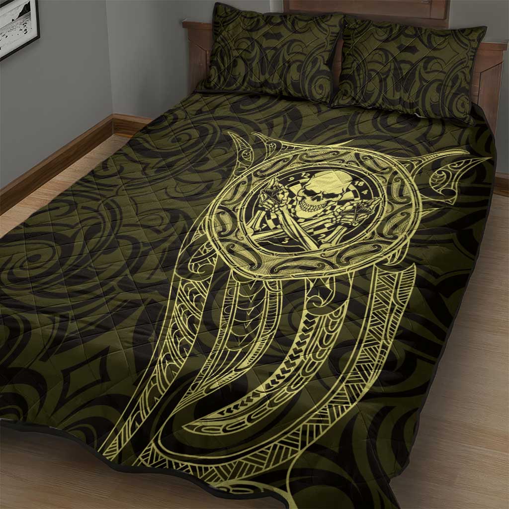New Zealand Skull Darts Quilt Bed Set Aotearoa Maori Chest Tattoo Stylized Gold - Polynesian Pride