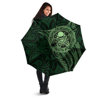 New Zealand Skull Darts Umbrella Aotearoa Maori Chest Tattoo Stylized Green - Polynesian Pride