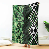 Green Aotearoa Blanket Taniko Motifs With Paua Shell Kowhaiwhai LT14 - Polynesian Pride