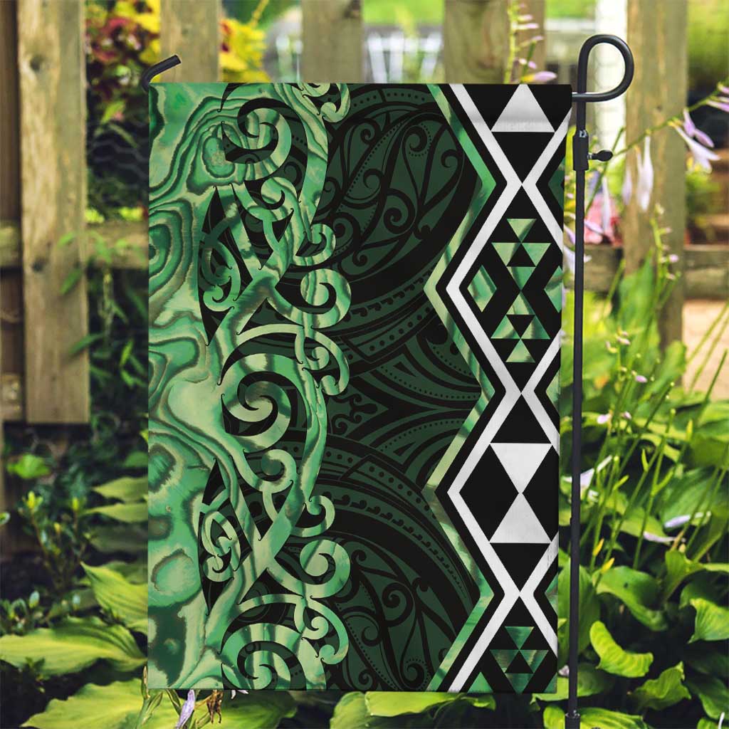 Green Aotearoa Garden Flag Taniko Motifs With Paua Shell Kowhaiwhai LT14 Garden Flag Green - Polynesian Pride