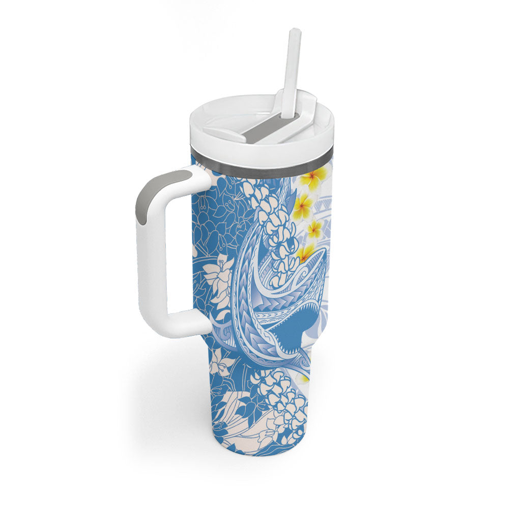 Blue Hawaii Shark Tattoo Tumbler With Handle Puakenikeni Lei Plumeria Polynesian Pattern LT14 - Polynesian Pride