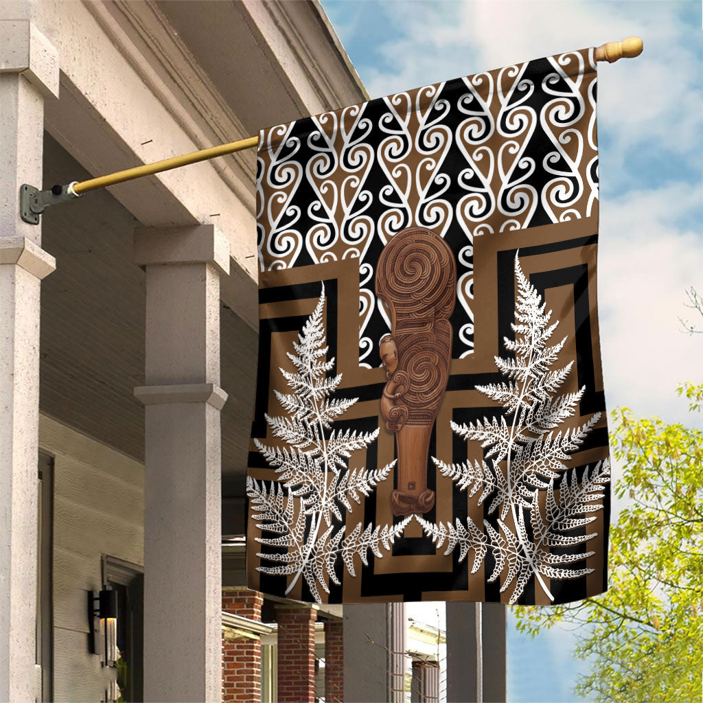 Wahaika New Zealand Garden Flag Maori Weapon Kowhaiwhai Fern Poutama Motifs