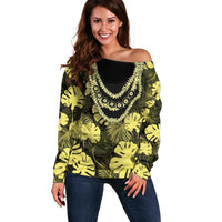 Yellow Hawaii Kukui Nut Lei Off Shoulder Sweater Hawaiian Pattern Monstera Tropical Vibes - Polynesian Pride