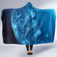 Blue Gradient Polynesia Jellyfish Hooded Blanket Plumeria Polynesian Tattoo Glowing Vibes LT14 One Size Blue - Polynesian Pride