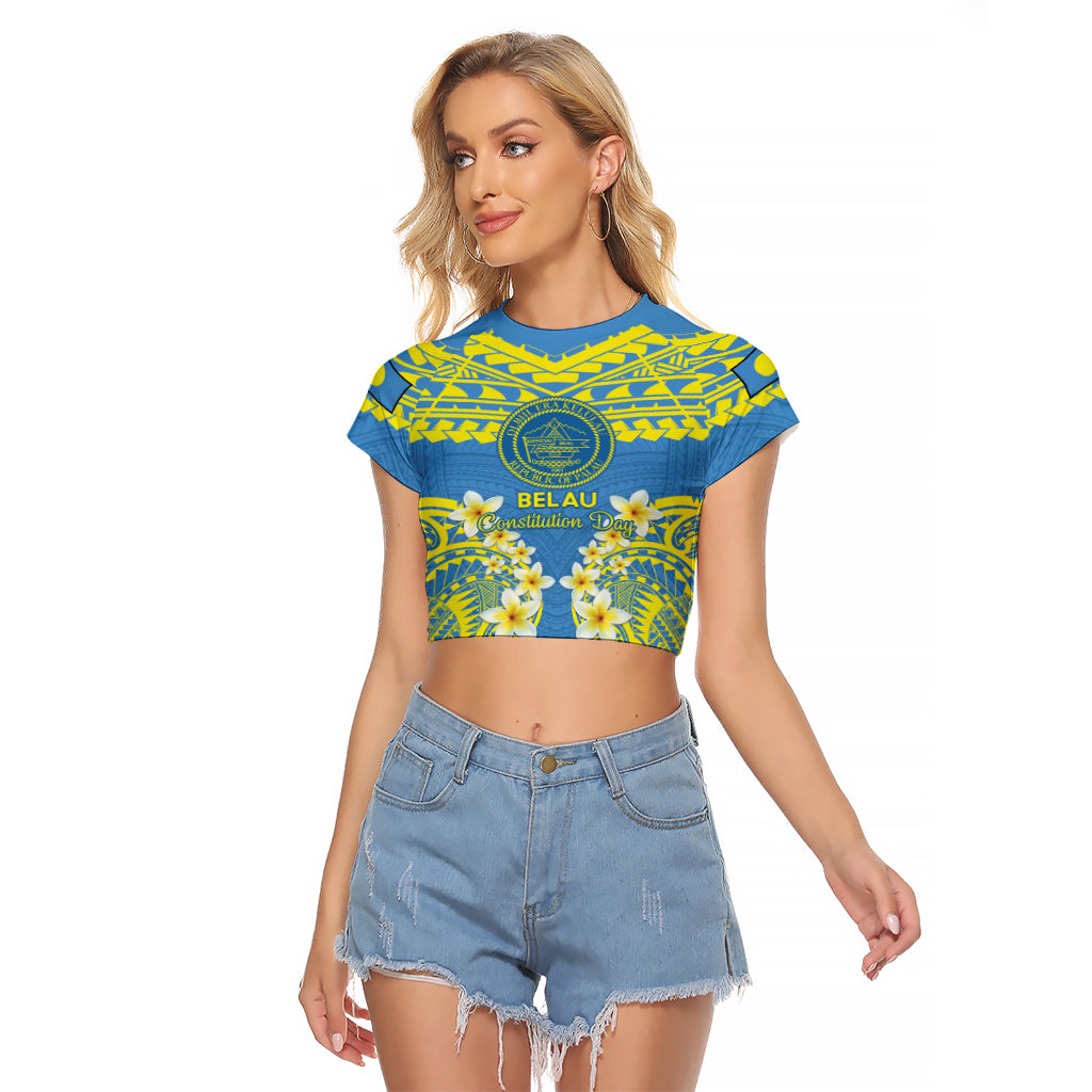 Palau Constitution Day Raglan Cropped T Shirt Belau Seal With Frangipani Polynesian Pattern - Blue