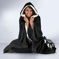 Cook Islands Independence Day Hooded Blanket Kuki Airani Tiare Maori Polynesian Pattern - Black LT14 - Polynesian Pride