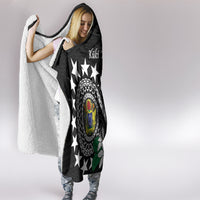Cook Islands Independence Day Hooded Blanket Kuki Airani Tiare Maori Polynesian Pattern - Black LT14 - Polynesian Pride