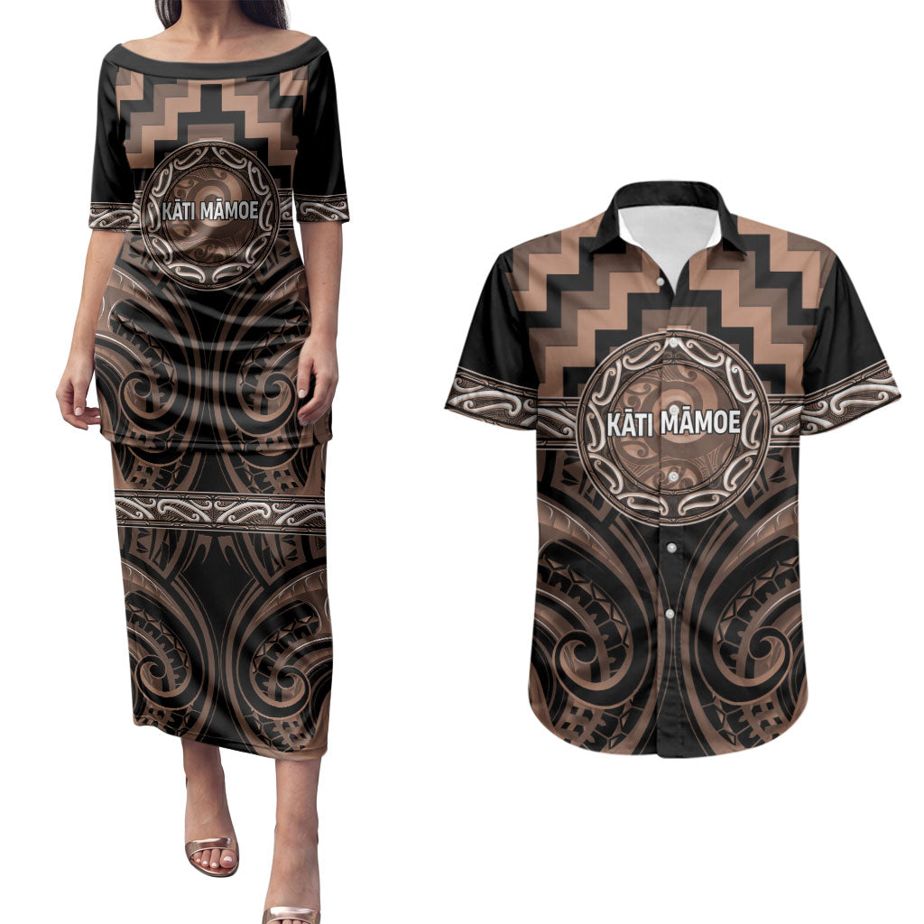 Aotearoa Kati Mamoe Personalised Couples Matching Puletasi and Hawaiian Shirt Maori Iwi Poutama Puhoro Tattoo LT14 Brown - Polynesian Pride