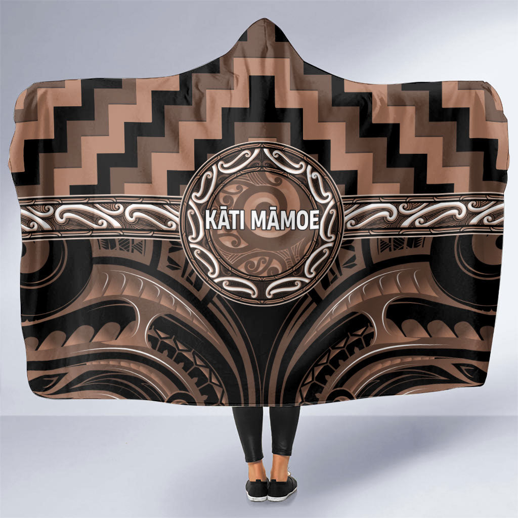Aotearoa Kati Mamoe Hooded Blanket Maori Iwi Poutama Puhoro Tattoo LT14 One Size Brown - Polynesian Pride