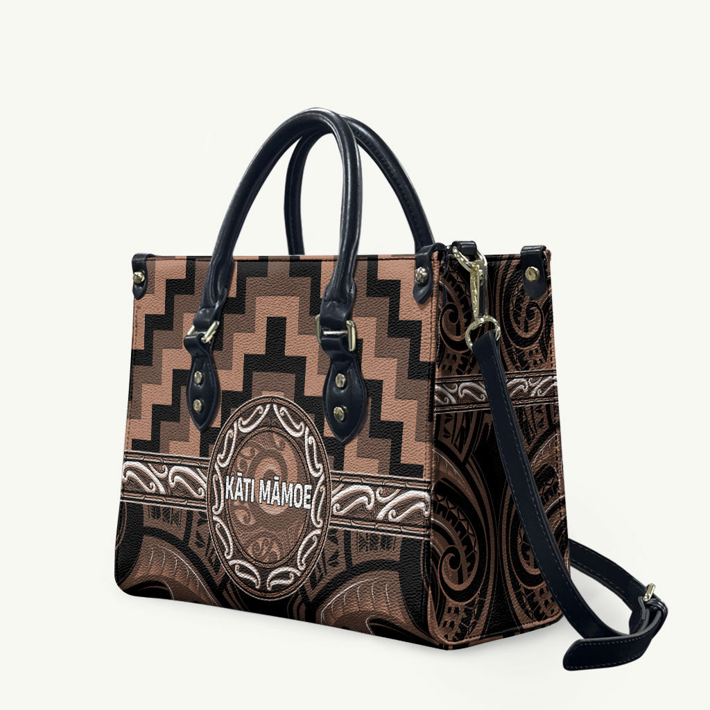 Aotearoa Kati Mamoe Leather Bag Maori Iwi Poutama Puhoro Tattoo LT14 Brown - Polynesian Pride