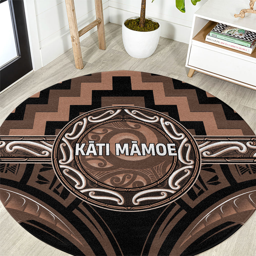 Aotearoa Kati Mamoe Round Carpet Maori Iwi Poutama Puhoro Tattoo LT14 Brown - Polynesian Pride