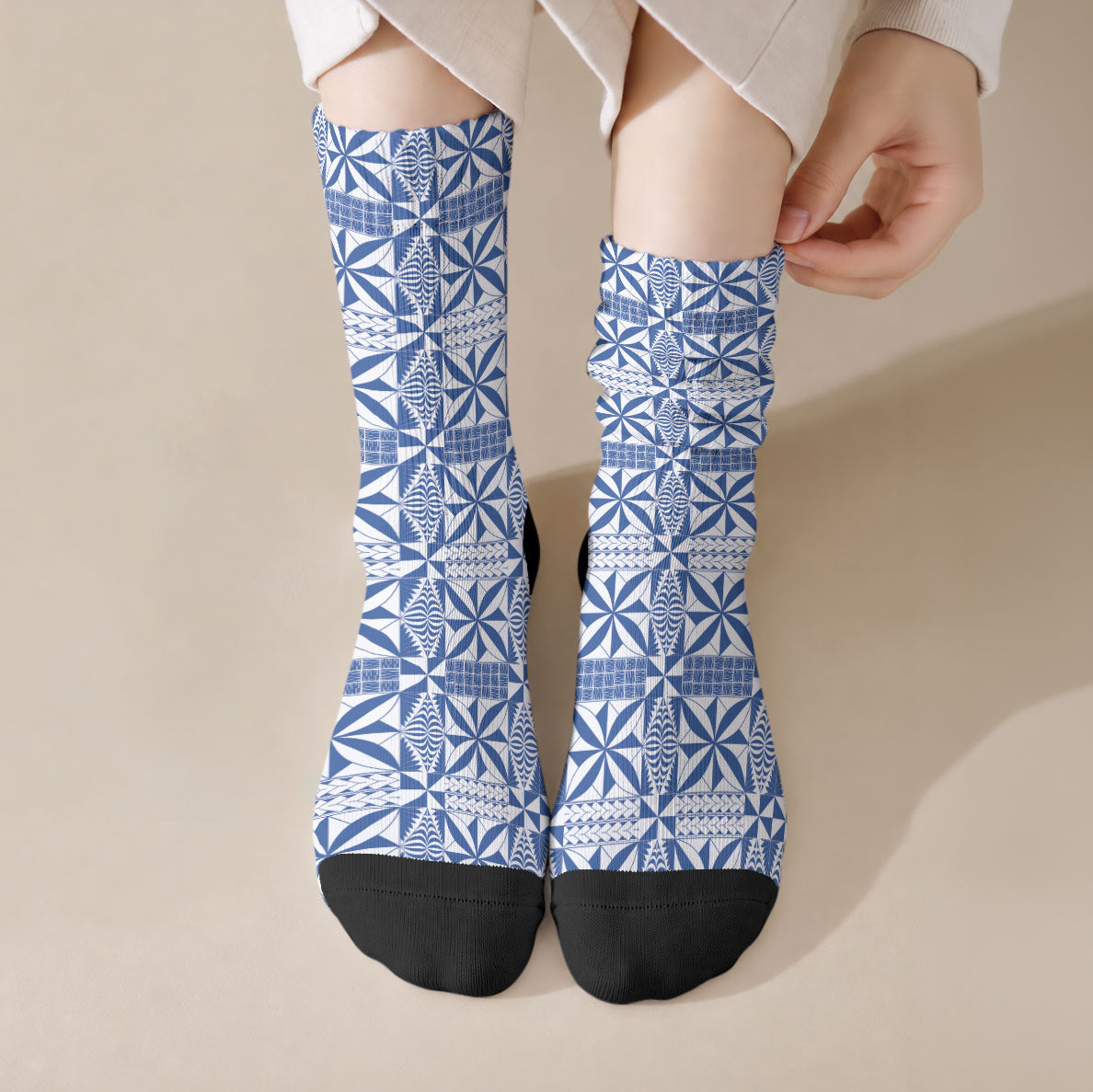 Blue Ngatu Pattern Malo e Lelei Tonga Crew Socks LT14 Crew Socks Blue - Polynesian Pride