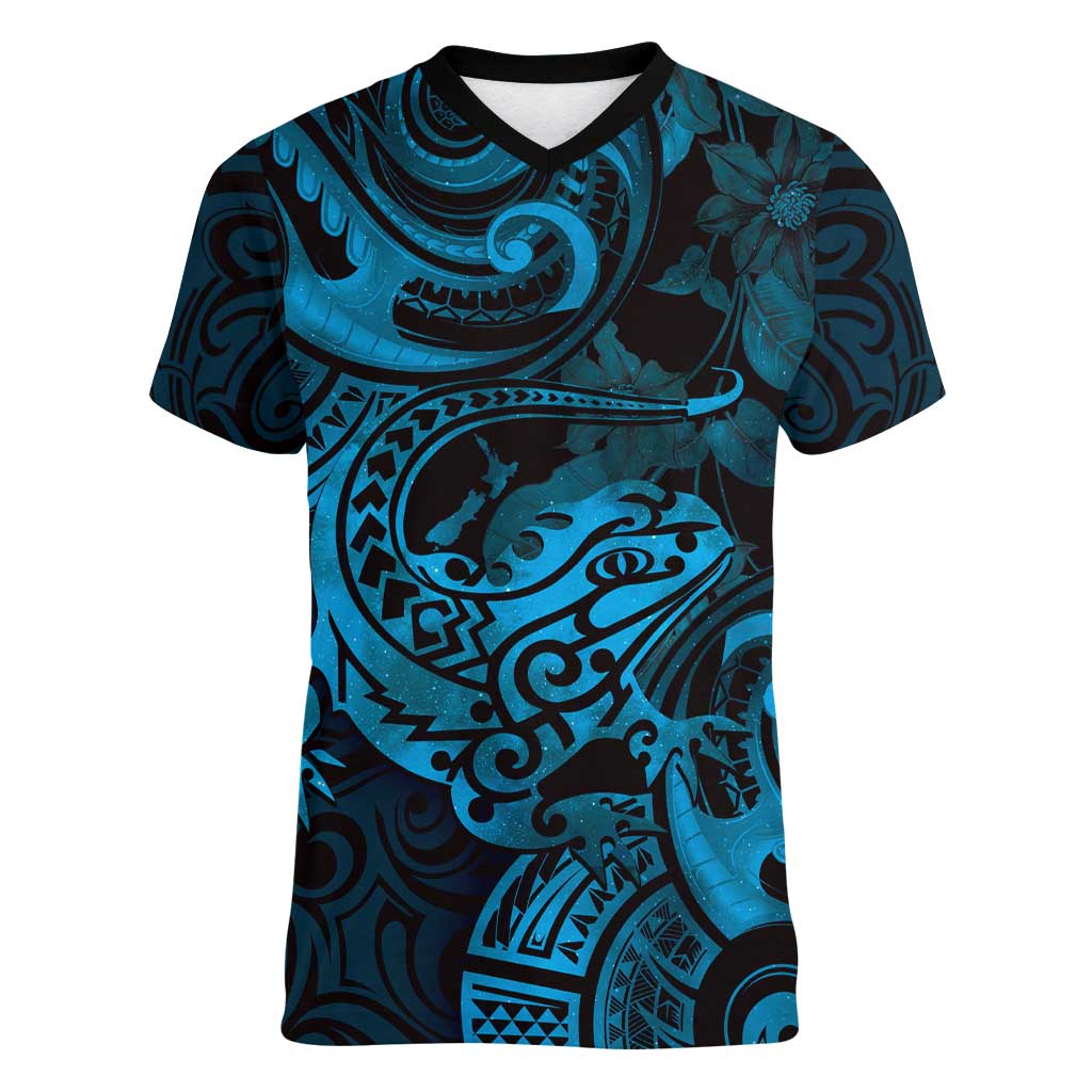 New Zealand Tuatara Women V-Neck T-Shirt Aotearoa Maori Clematis Flowers - Blue