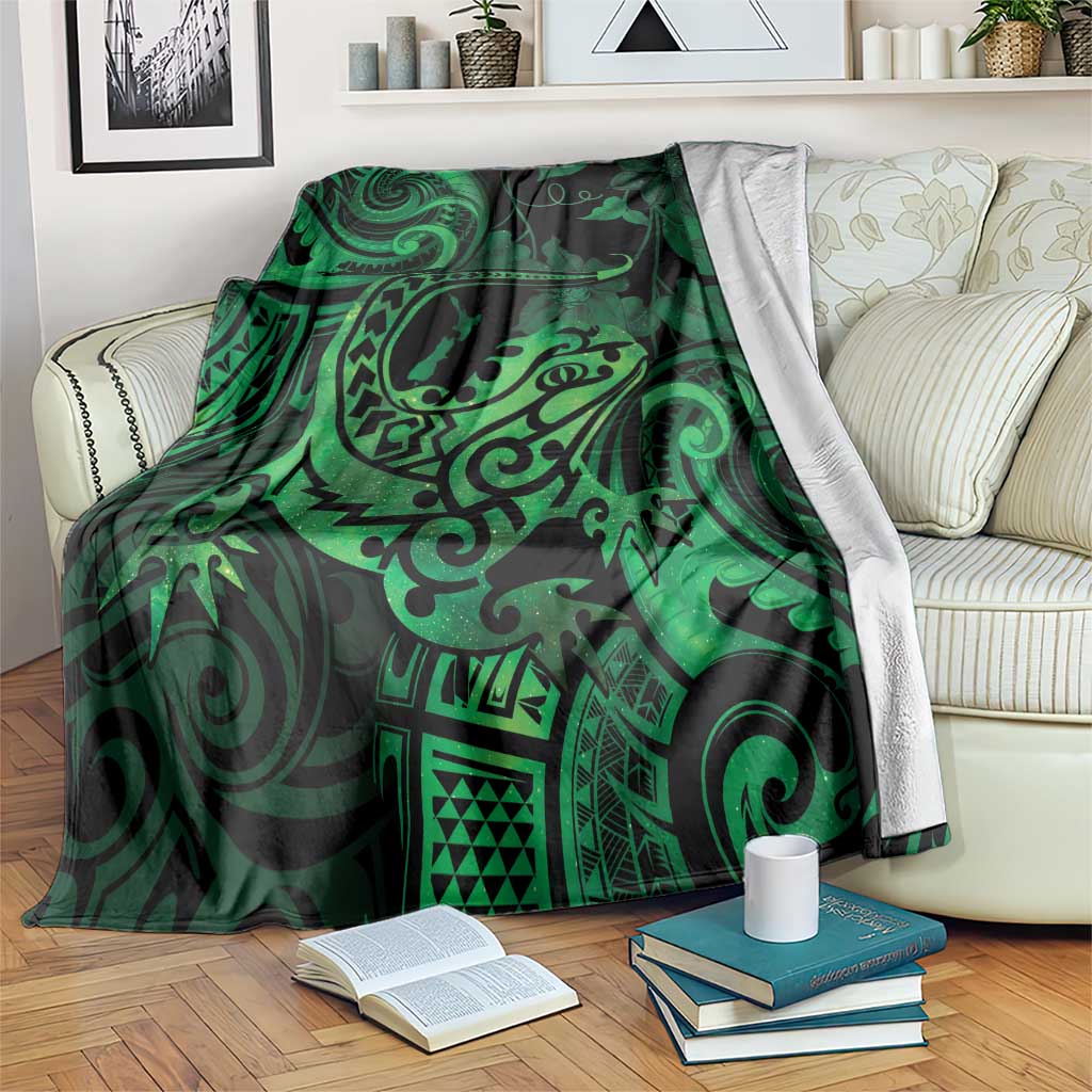 New Zealand Tuatara Blanket Aotearoa Maori Clematis Flowers - Green