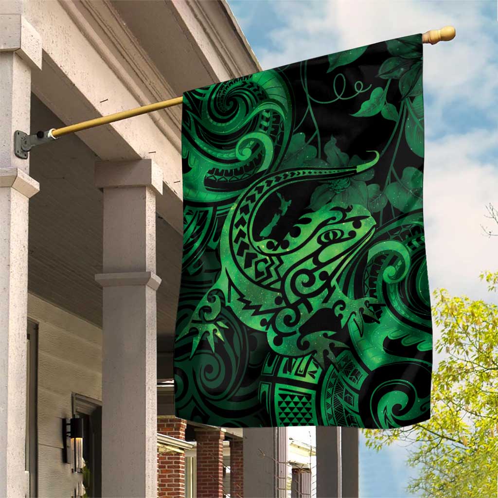 New Zealand Tuatara Garden Flag Aotearoa Maori Clematis Flowers - Green LT14 House Flag Green - Polynesian Pride