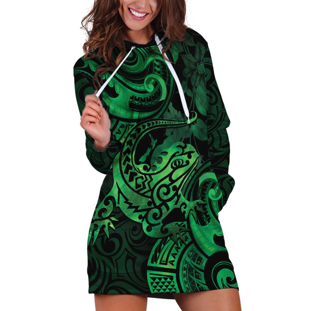 New Zealand Tuatara Hoodie Dress Aotearoa Maori Clematis Flowers - Green