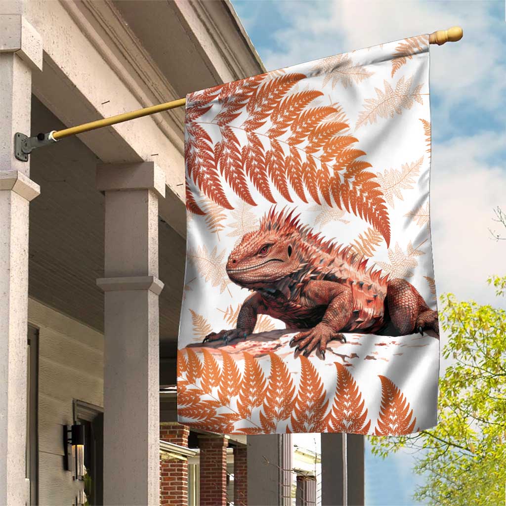 Red New Zealand Tuatara Garden Flag Aotearoa Sphenodon Punctatus Silver Fern LT14 House Flag Red - Polynesian Pride
