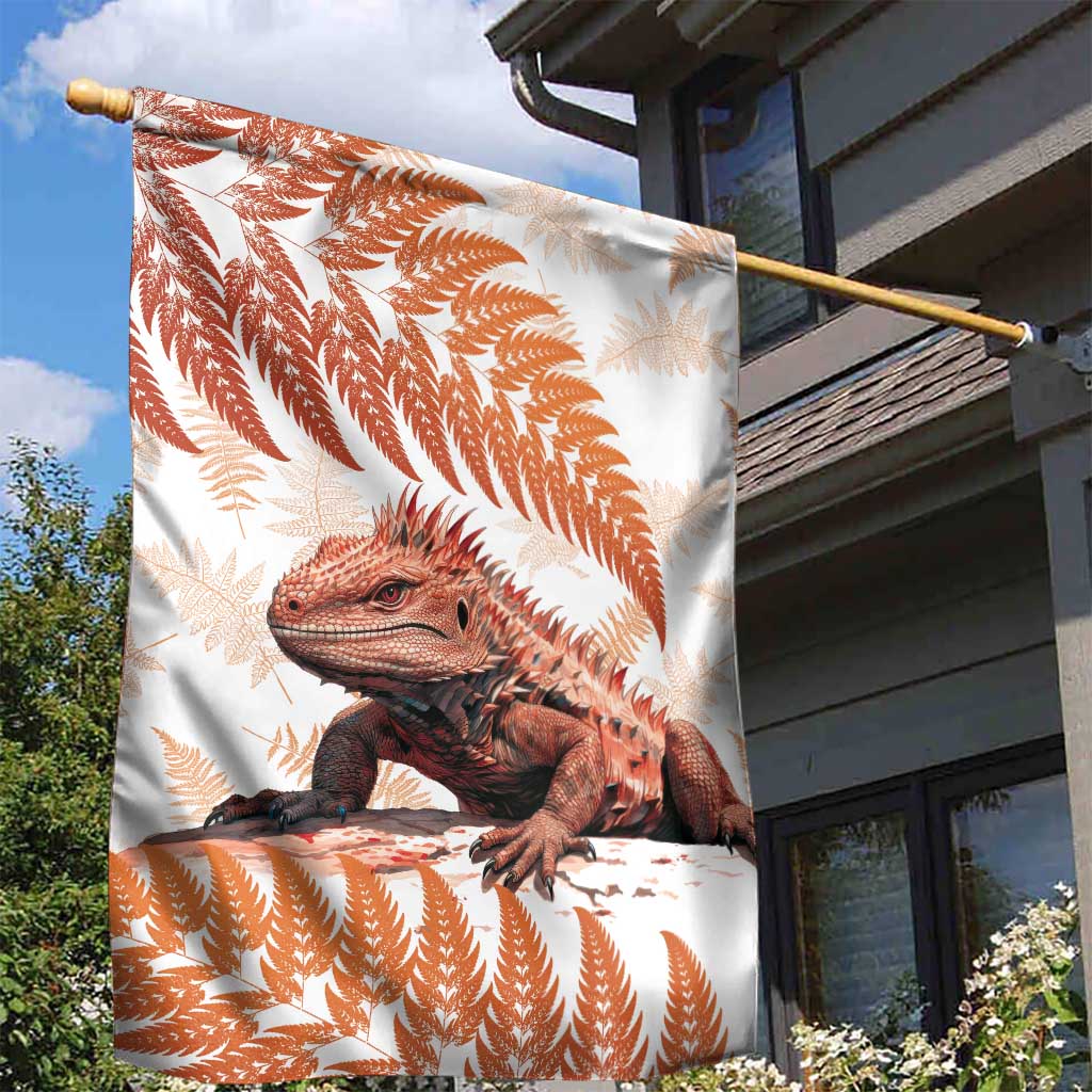 Red New Zealand Tuatara Garden Flag Aotearoa Sphenodon Punctatus Silver Fern LT14 - Polynesian Pride