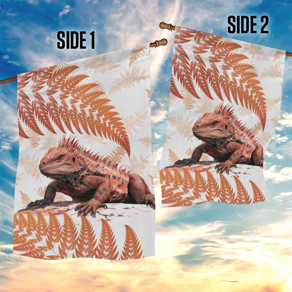 Red New Zealand Tuatara Garden Flag Aotearoa Sphenodon Punctatus Silver Fern LT14 - Polynesian Pride